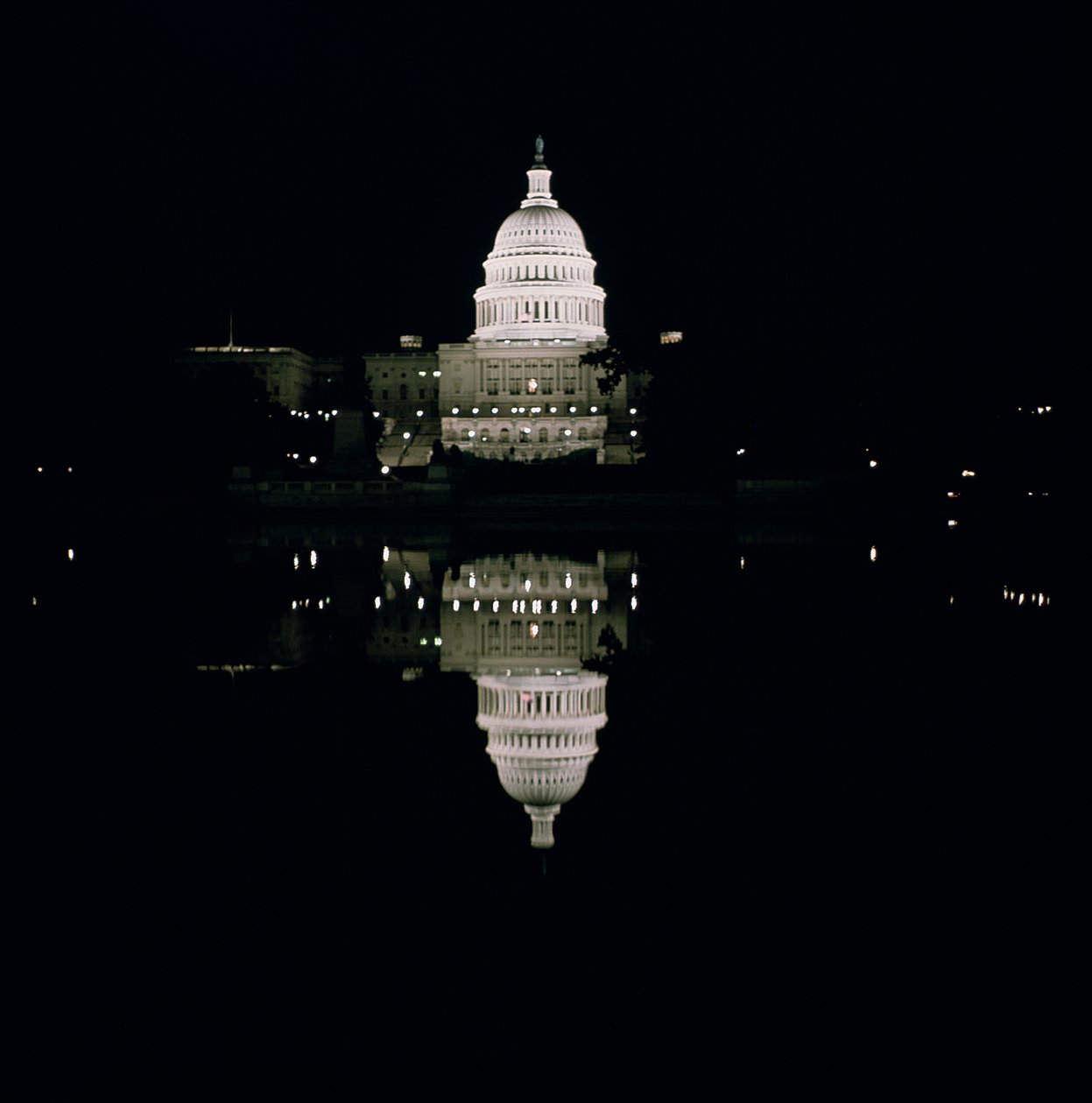Visão noturna do Capitólio, 1793-1830 de American School