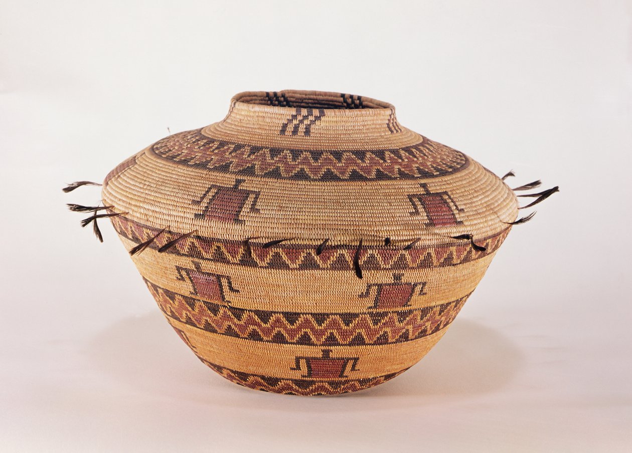 Cesta de armazenamento aparada com pena de Pomo, da Califórnia (fibra tecida) de American School