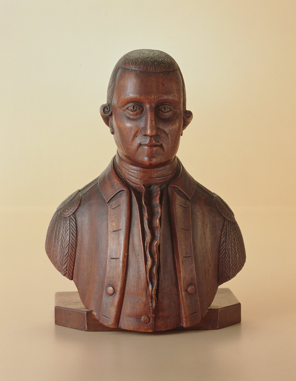 Busto com retrato de George Washington (1732-99) c.1810 (madeira) de American School