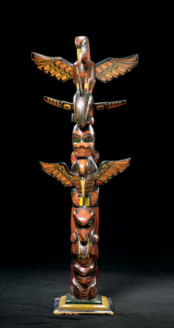 Totem pole (madeira pintada) de American School