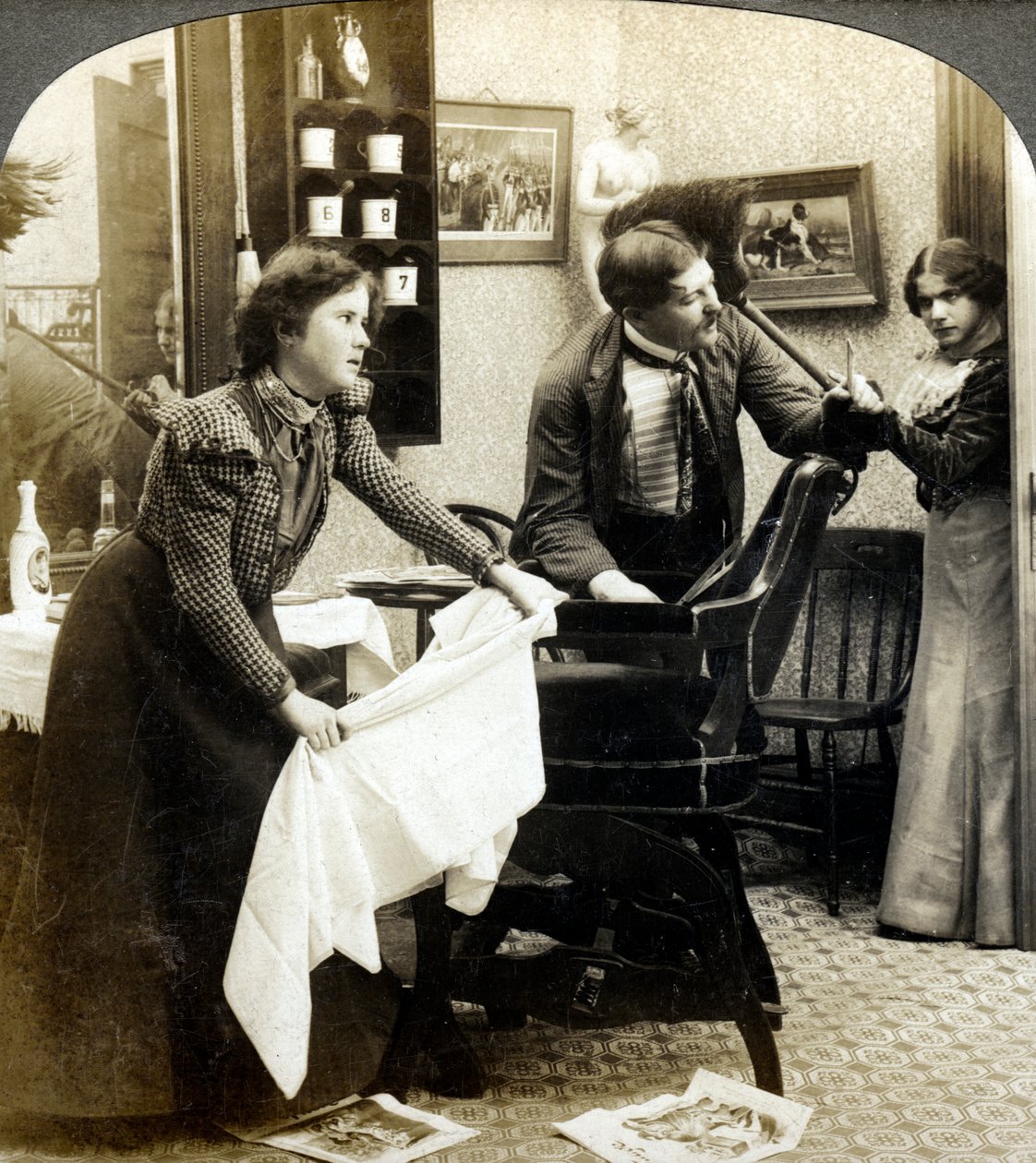 Obtendo seu cabelo bateu. de American Stereoscopic Company