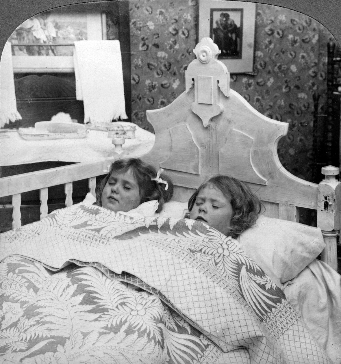 Sandmans vindo, tentando ir dormir. de American Stereoscopic Company