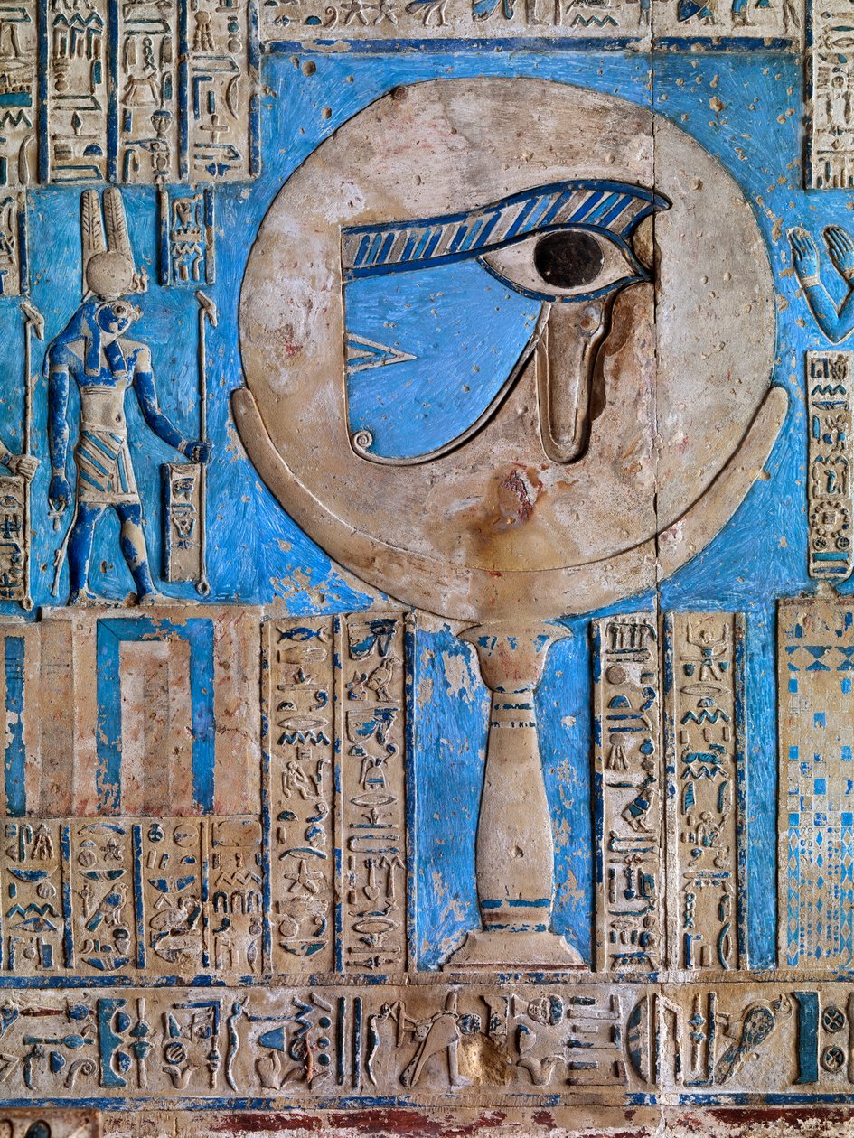 O Olho de Hórus. O teto do Templo Hathor, Dendera, 50-48 aC. de Ancient Egypt