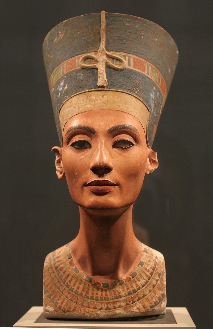 O busto de Nefertiti, ca 1350 aC de Ancient Egypt
