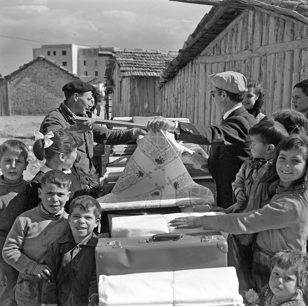 BANCA DE VENDA DE MATERIAIS de Ando Gilardi
