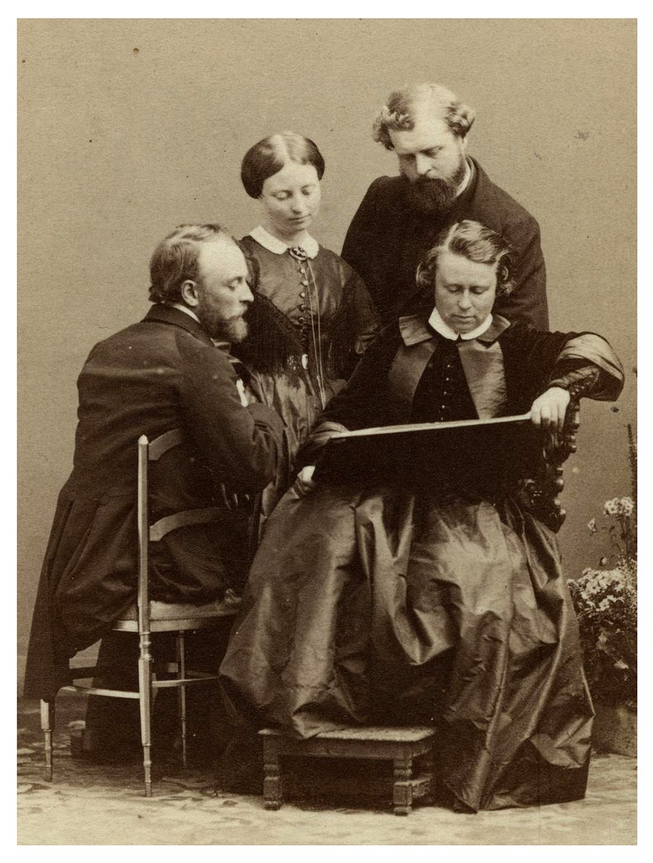 Marie-Rosalie (Rosa) Bonheur com três familiares desconhecidos, c.1888 de Andre Adolphe Eugene Disderi