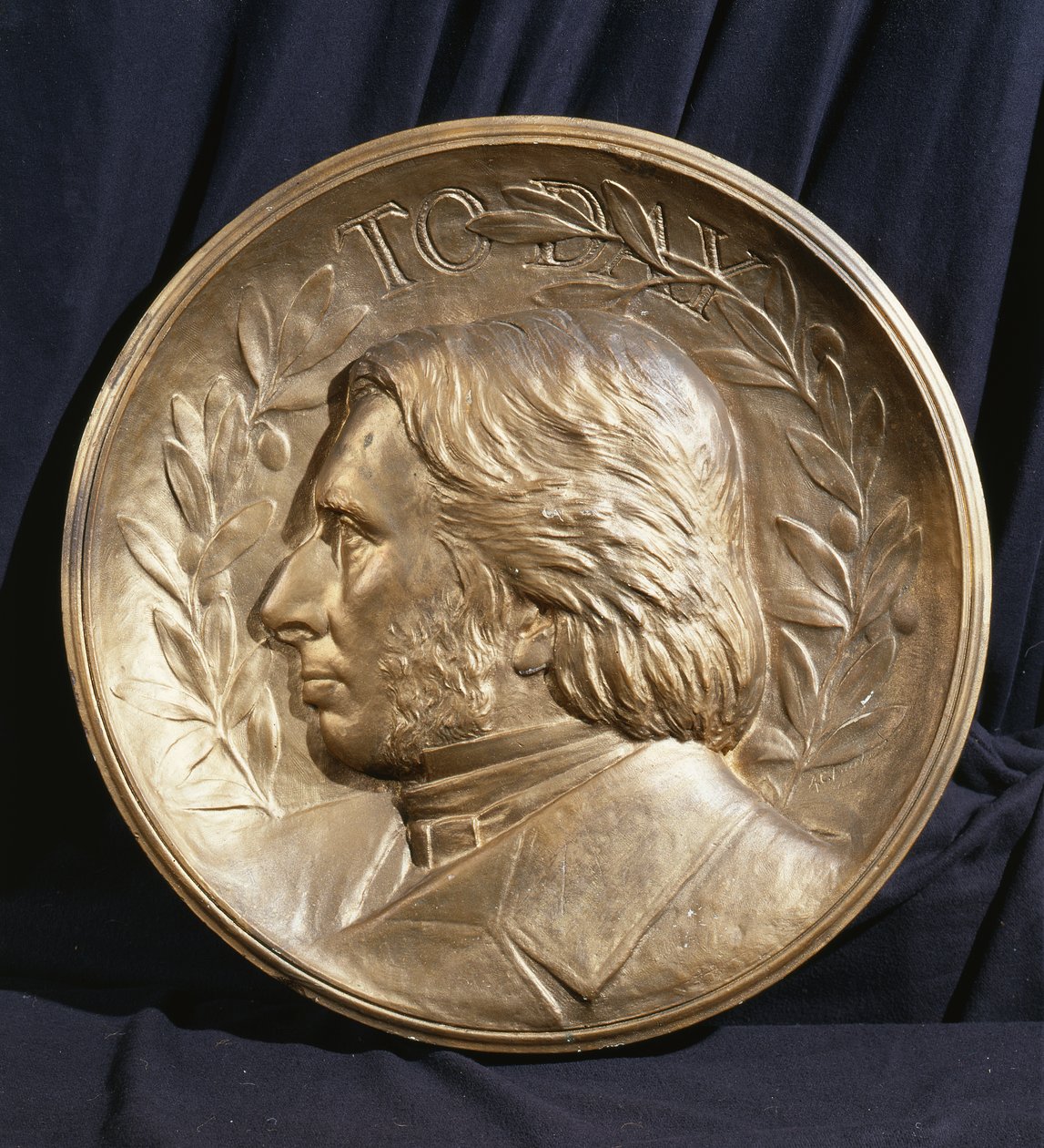 Retrato de medalhão de John Ruskin (gesso) de Andrea Carlo Lucchesi