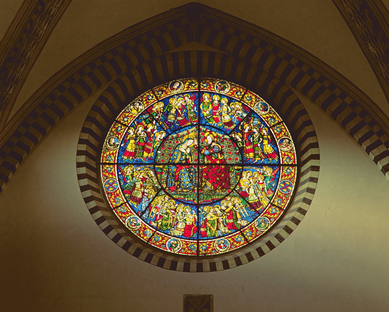Rosácea retratando a Coroação da Virgem, 1365 (vitral) de Andrea di Bonaiuto