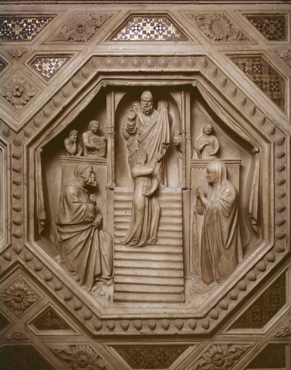 Apresentação da Virgem no Templo, detalhe da base do Tabernáculo, 1349-59 (mármore) de Andrea di Cione Orcagna