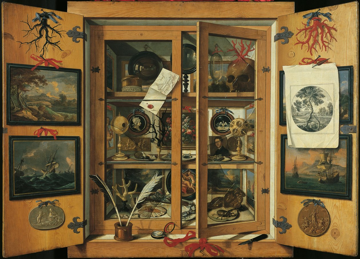 Gabinete de curiosidades (com portas de vidro) com vários objectos, por Andrea Dominico Remps (1621-1699). de Andrea Domenico Remps