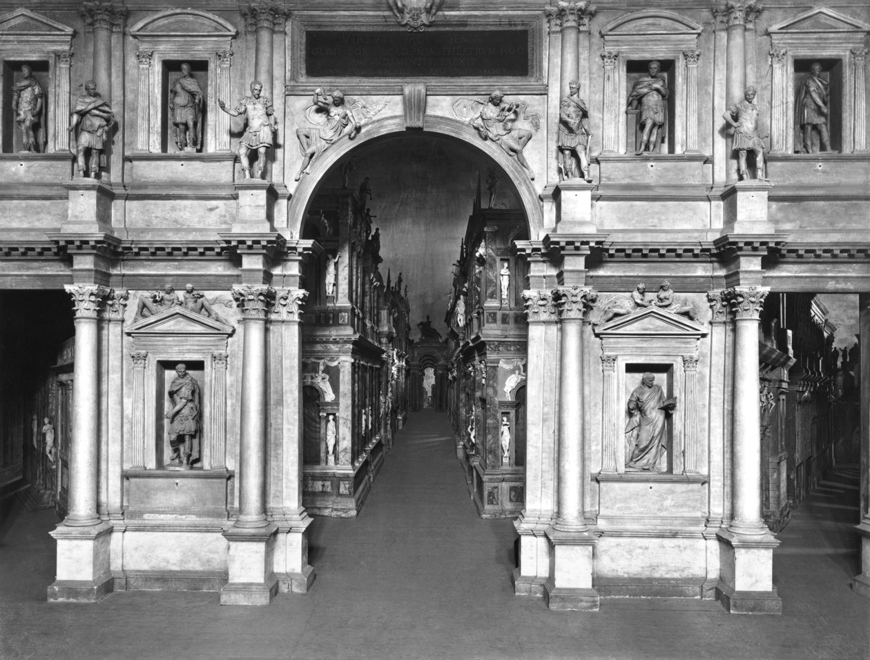 Interior do Teatro, construído entre 1580 e 1585 de Andrea Palladio