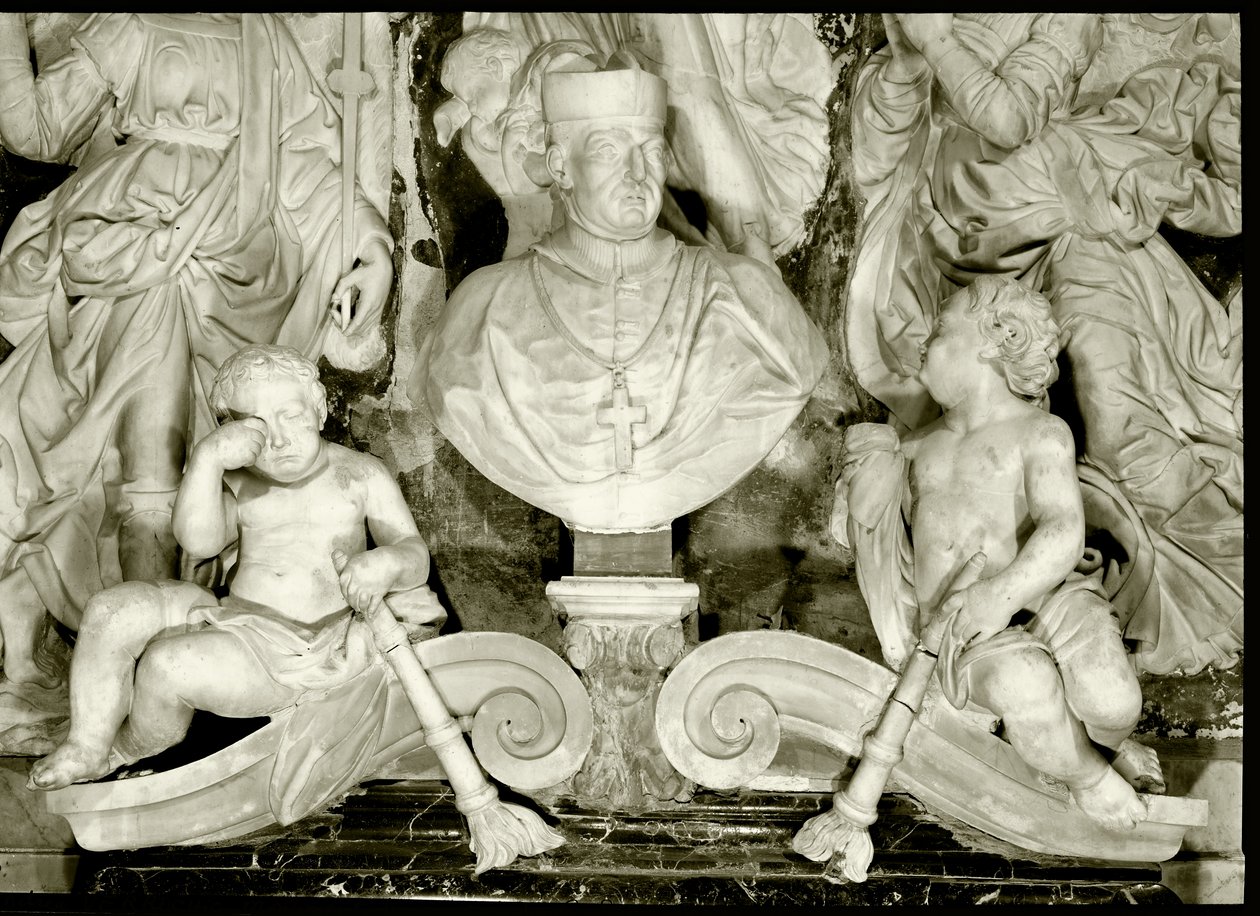 Detalhe do monumento funerário do Cardeal Forteguerri (mármore) (detalhe de 434103) de Andrea del Verrocchio