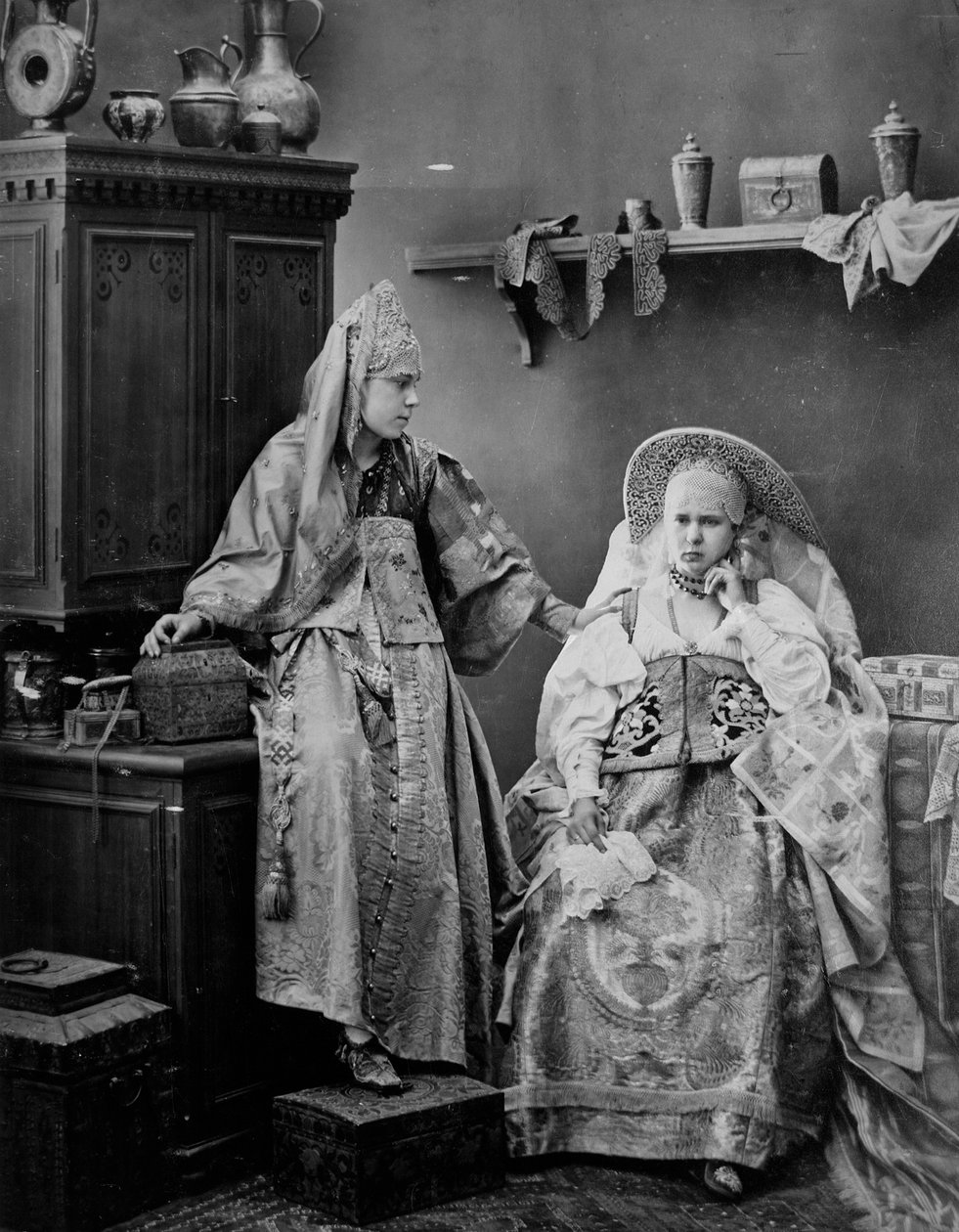 Meninas de vestido russo, c1870s-c1880s. de Andrei Osipovich Karelin