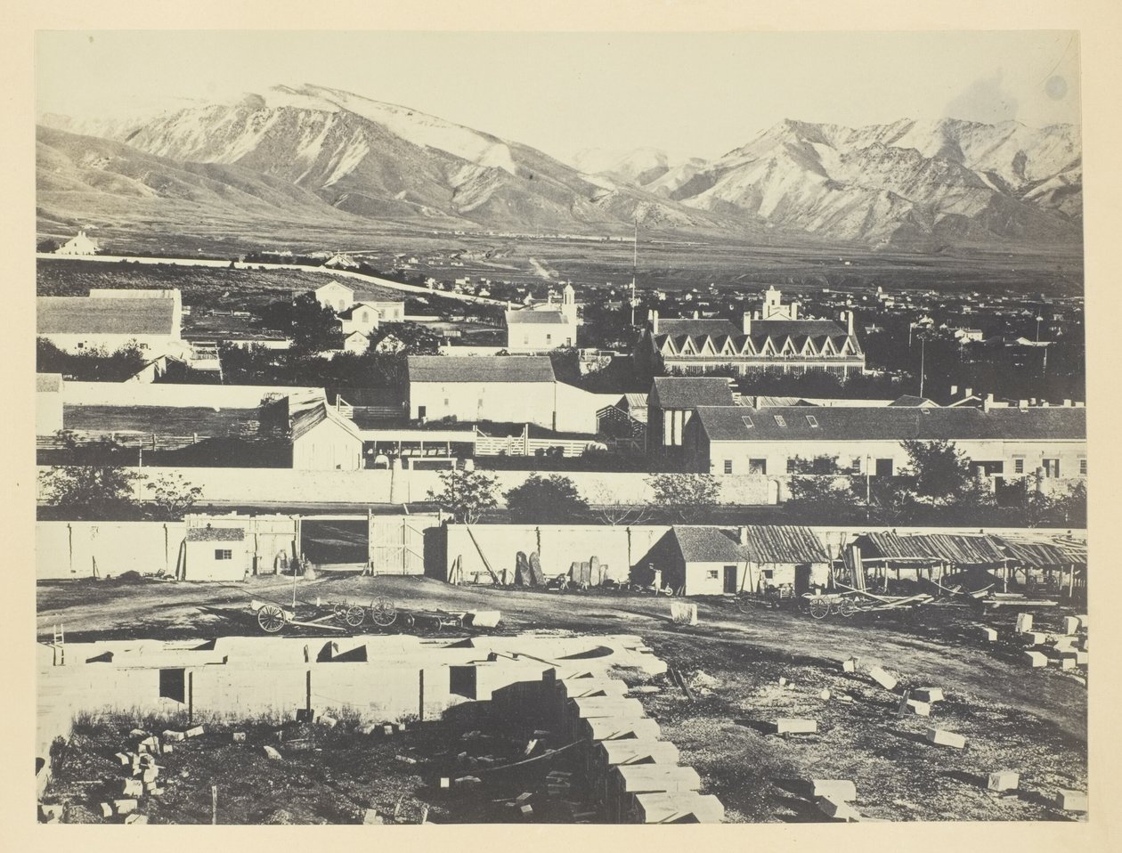 Salt Lake City, Camp Douglas e Wasatch Mountains ao fundo de Andrew Joseph Russell