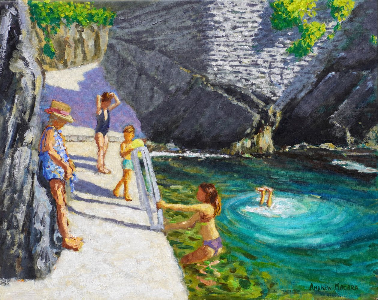 Nadar na piscina do mar, Cinque Terre, Itália, 2024 (óleo sobre tela) de Andrew Macara