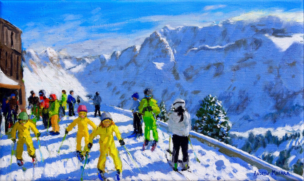 Esquiadores jovens em amarelo, Val Gardena Italy.12x20 de Andrew Macara