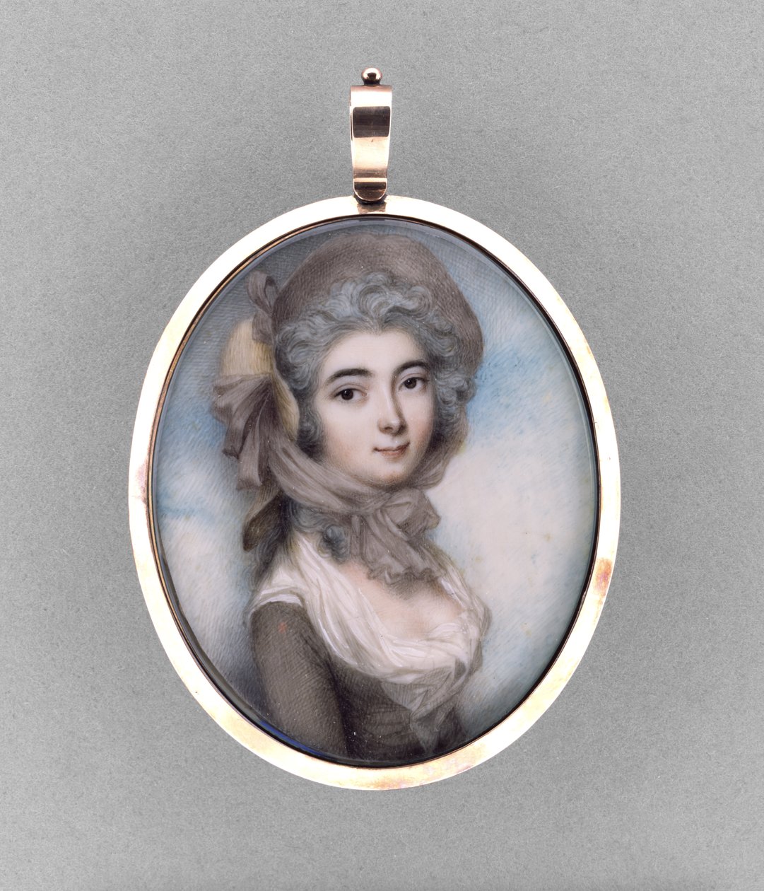 Retrato de uma mulher, c.1785 (aquarela sobre marfim, ouro rosa 9k, cabelo, folha metálica em relevo e vidro) de Andrew Plimer