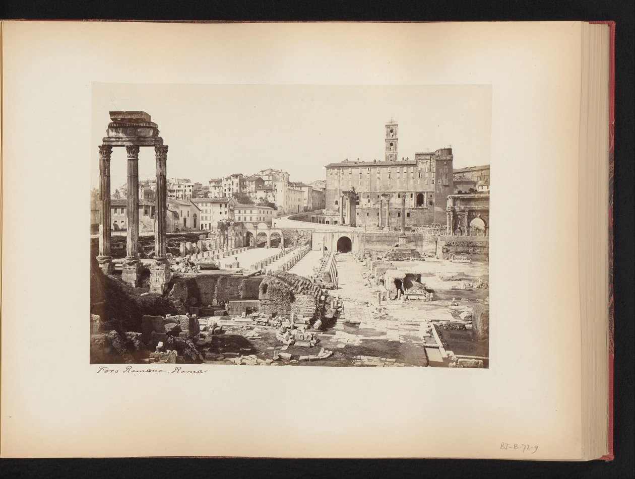 Vista do Fórum Romano com o Templo de Castor e Pollux em Roma, Itália Fórum Romano. Roma (título no objeto) de Anonymous
