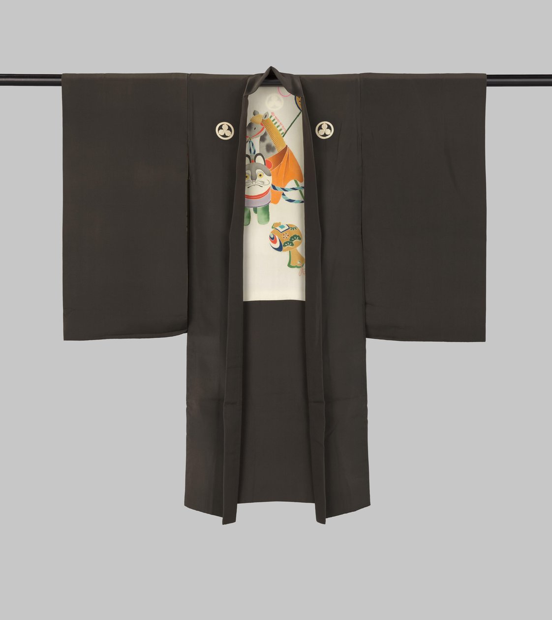 Meninos haori com brinquedos de Anonymous
