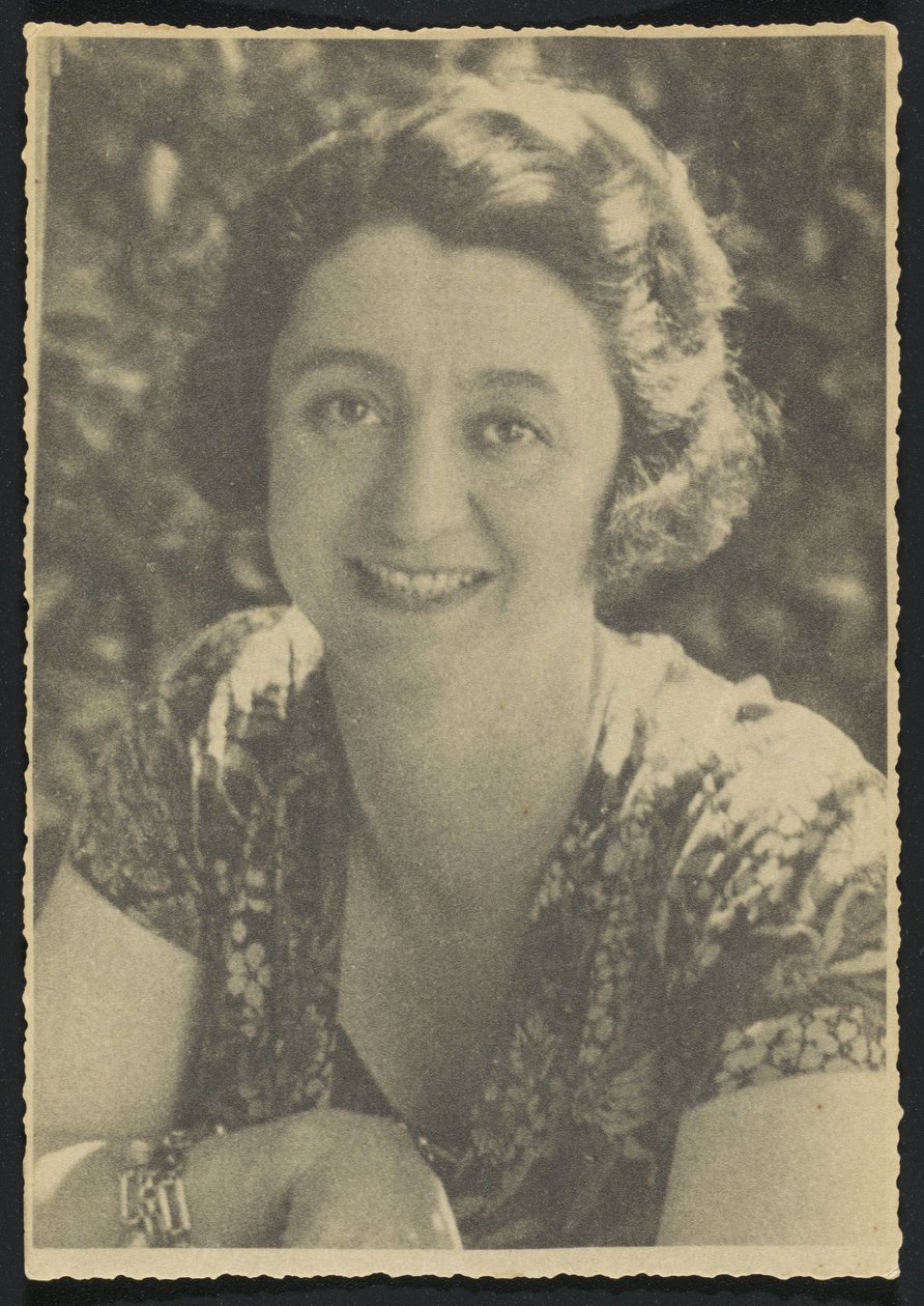Retrato de Denise Vande Velde-Borgeaud, proprietária de uma casa de moda fechada em Bruxelas e Londres de Anonymous