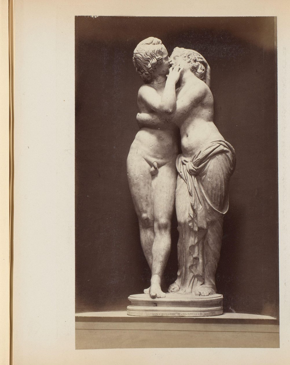 Escultura de Amor e Psique nos Museus Capitolinos em Roma, Itália de Anonymous