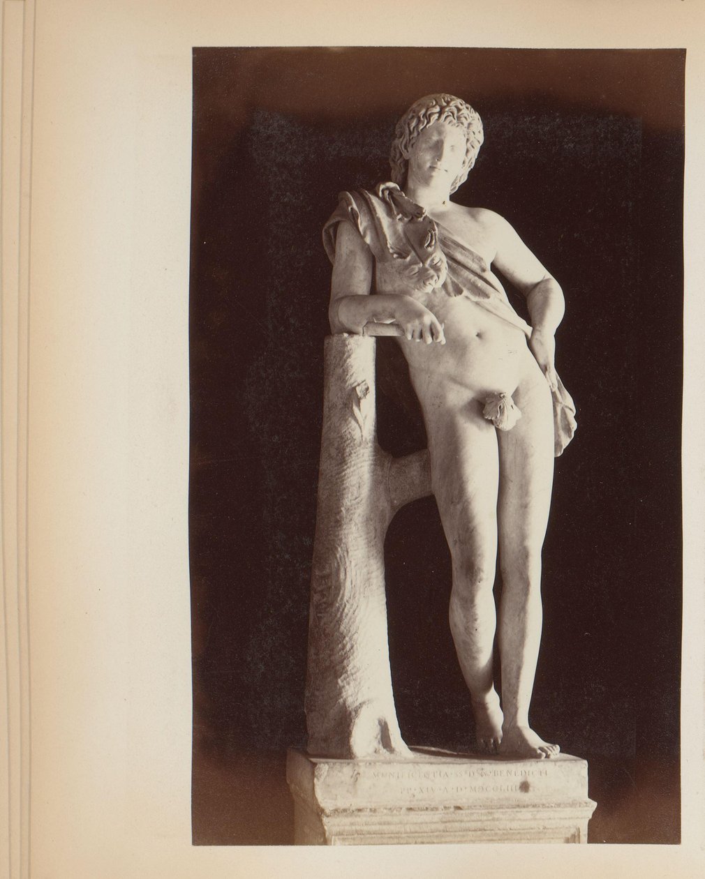 Escultura do sátiro em repouso nos Museus Capitólio em Roma, Itália de Anonymous