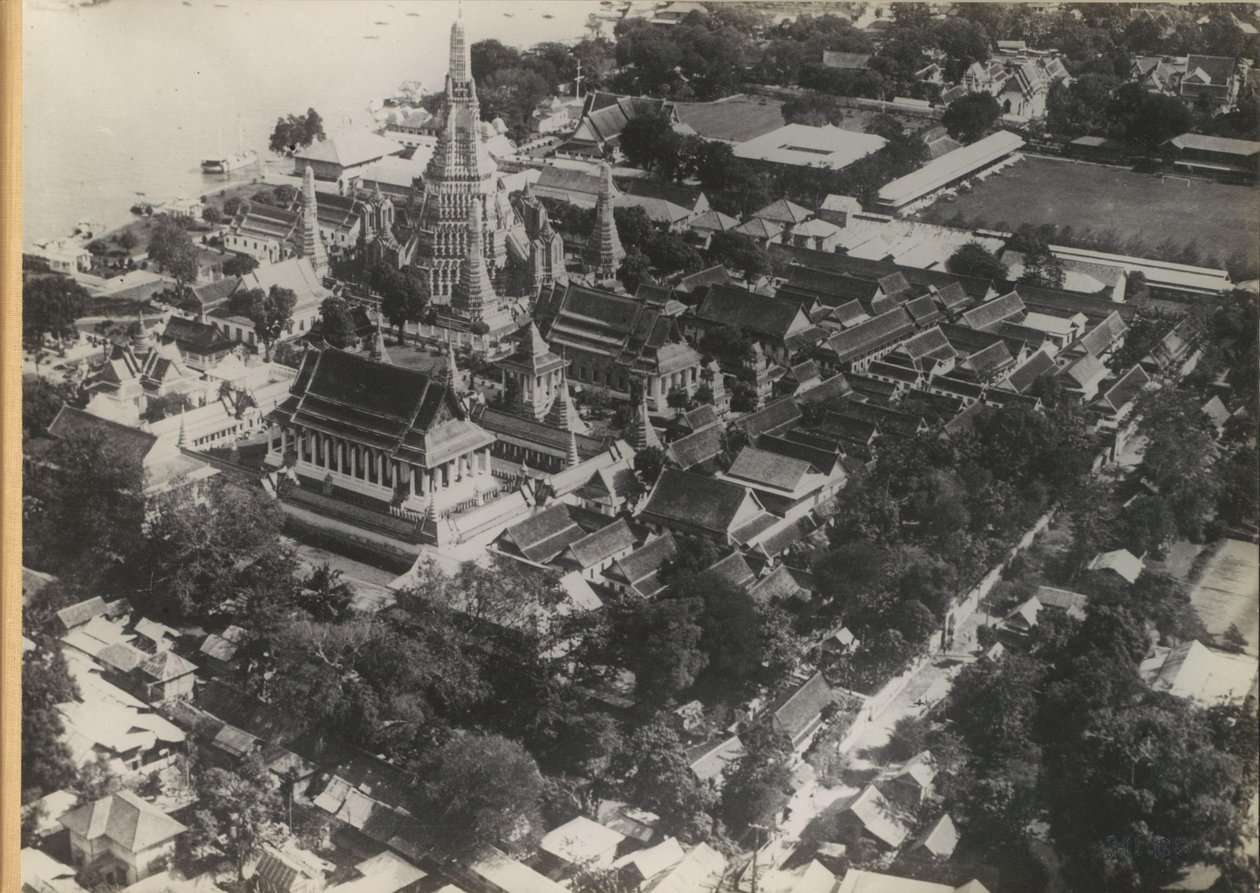 Complexo temático de Wat Arun em Banguecoque, visto do céu de Anonymous