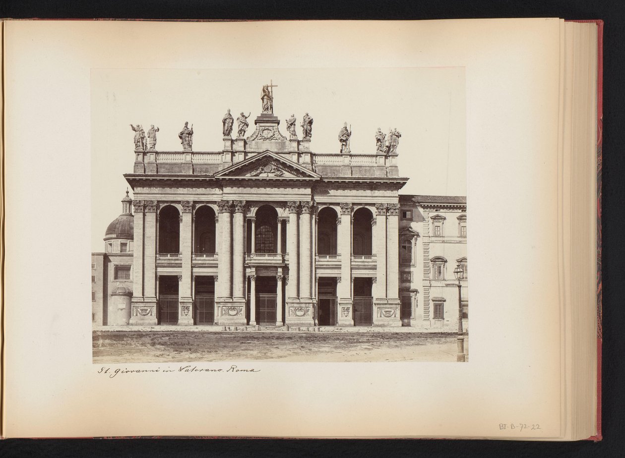 Fachada de São João de Latrão em Roma, Itália São Giovanni in Laterano. Roma (título no objeto) de Anonymous