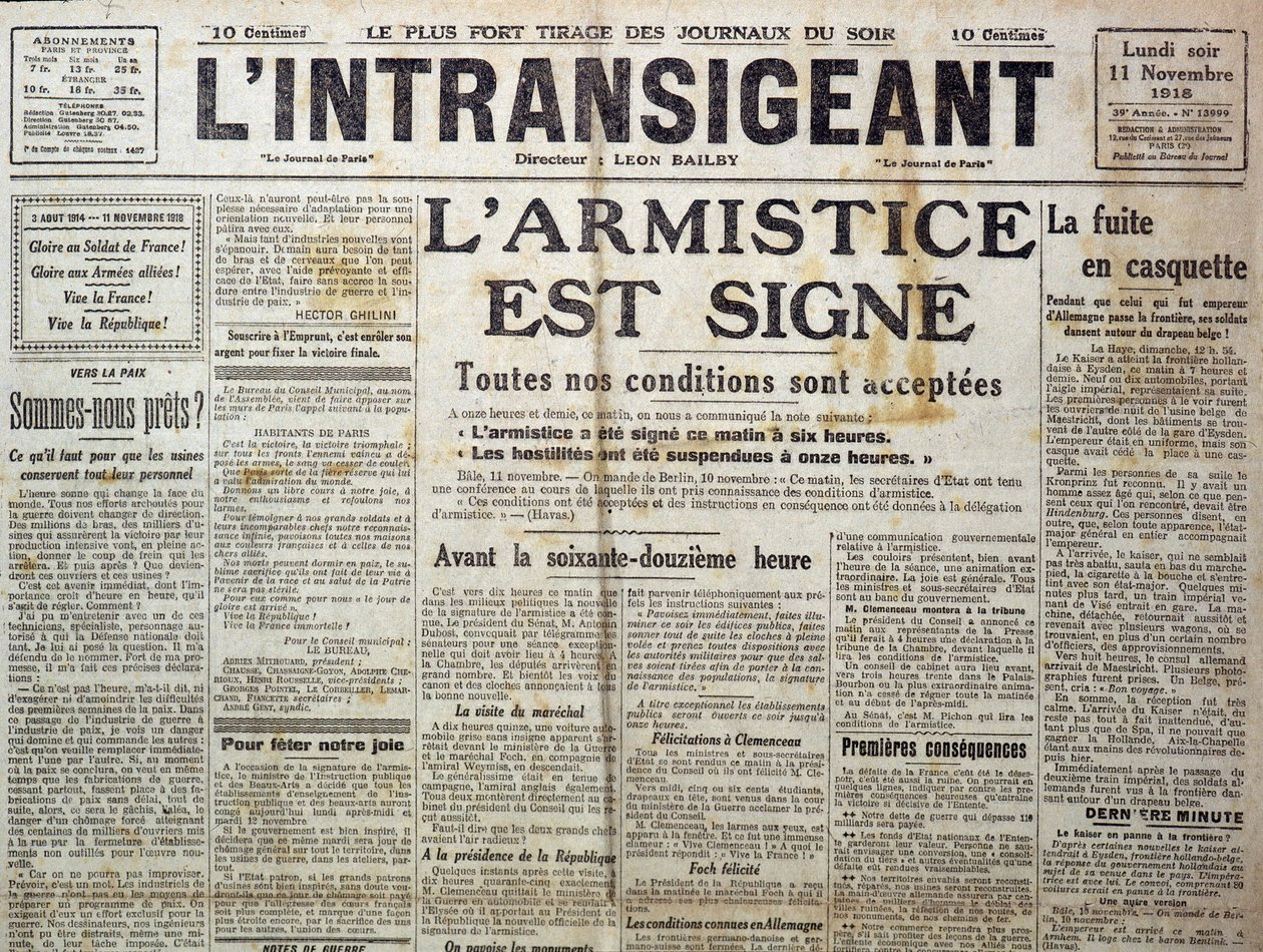 Detalhe de 25989: Um dos “” O Intransigente ”” ”de 11-11-1918 anunciando“ ”o armistício é sinal” ” de Anonymous Anonymous