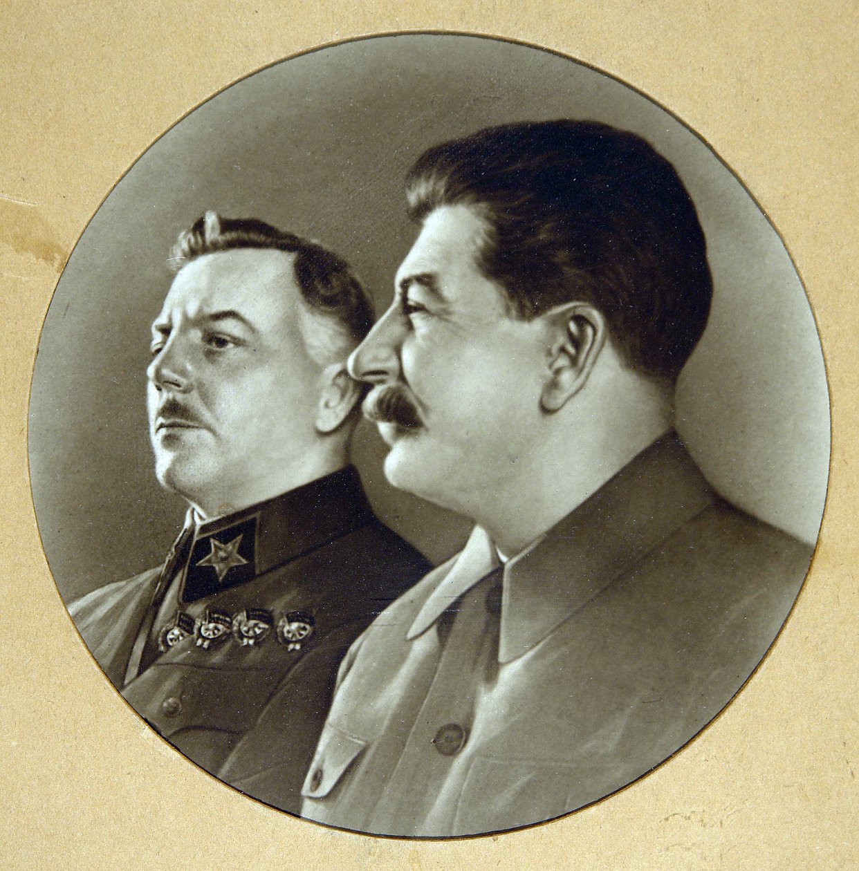 Josef Stalin e Kliment Vorosholov (Vorochilov de Anonymous Anonymous