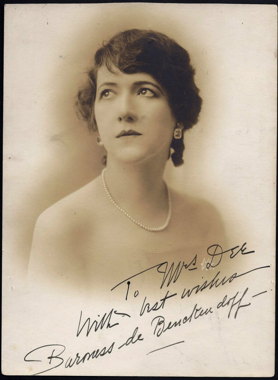 Moura Budberg - Baronesa Maria Ignatyevna Budberg (1891-1974), Anónima. Fotografia, c. 1930, Coleção Particular de Anonymous Anonymous