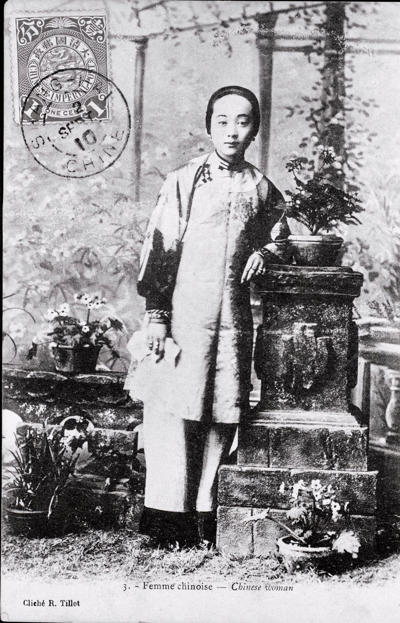 Retrato de uma jovem chinesa em traje tradicional Fotografia do início do século XX - Colecção privada de Anonymous Anonymous