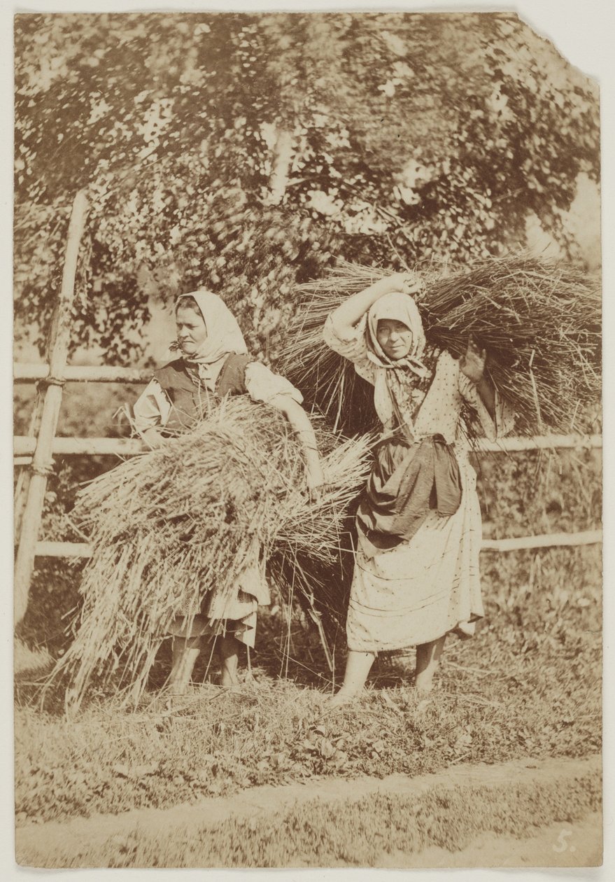 Mulheres camponesas russas, c.1855 (impressão em papel salgado a partir de negativo de papel de cera) de Anonymous Anonymous