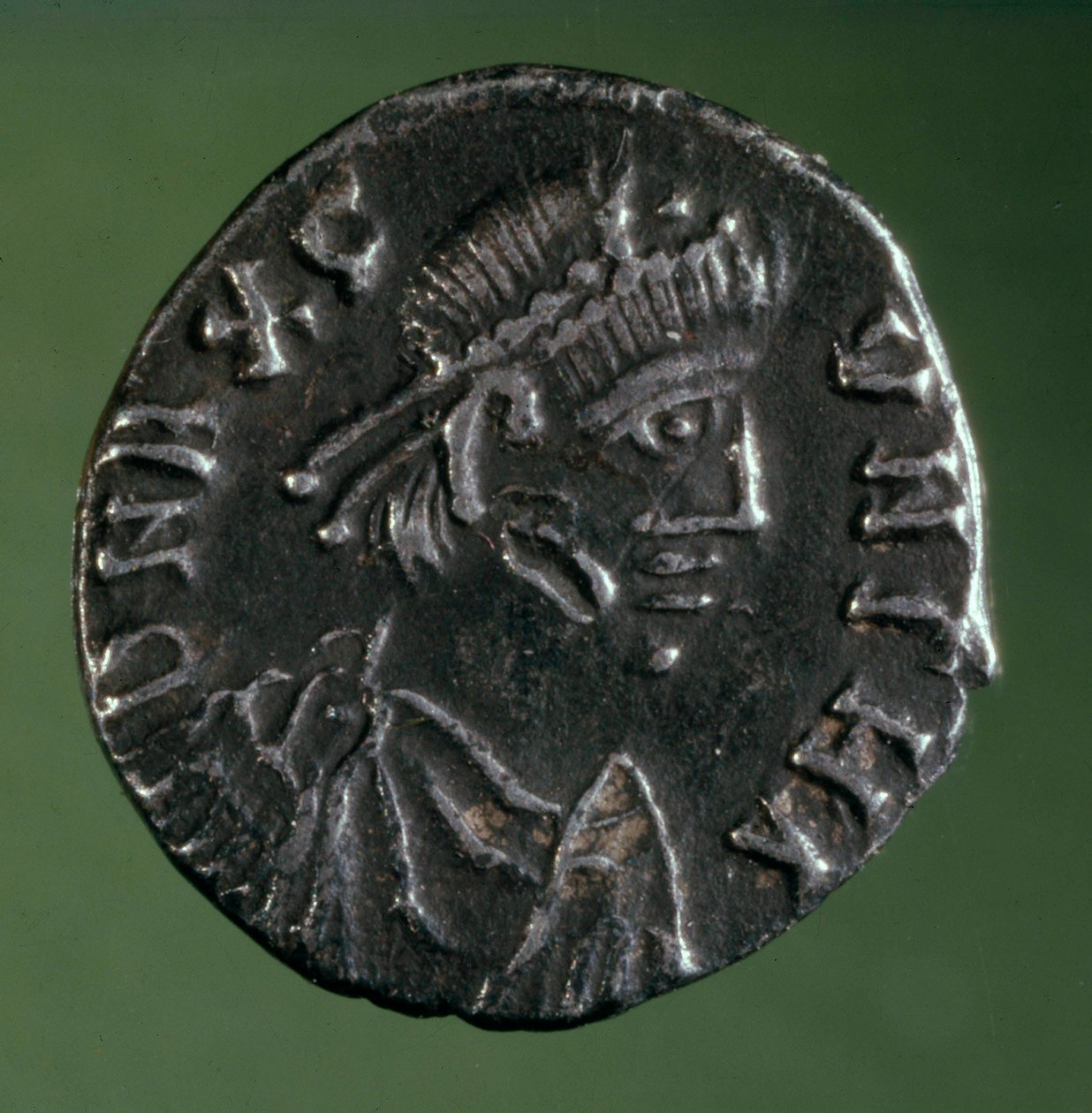 Negador de prata com a efígie do rei dos vândalos Gunthamund (484-496). de Anonymous Anonymous