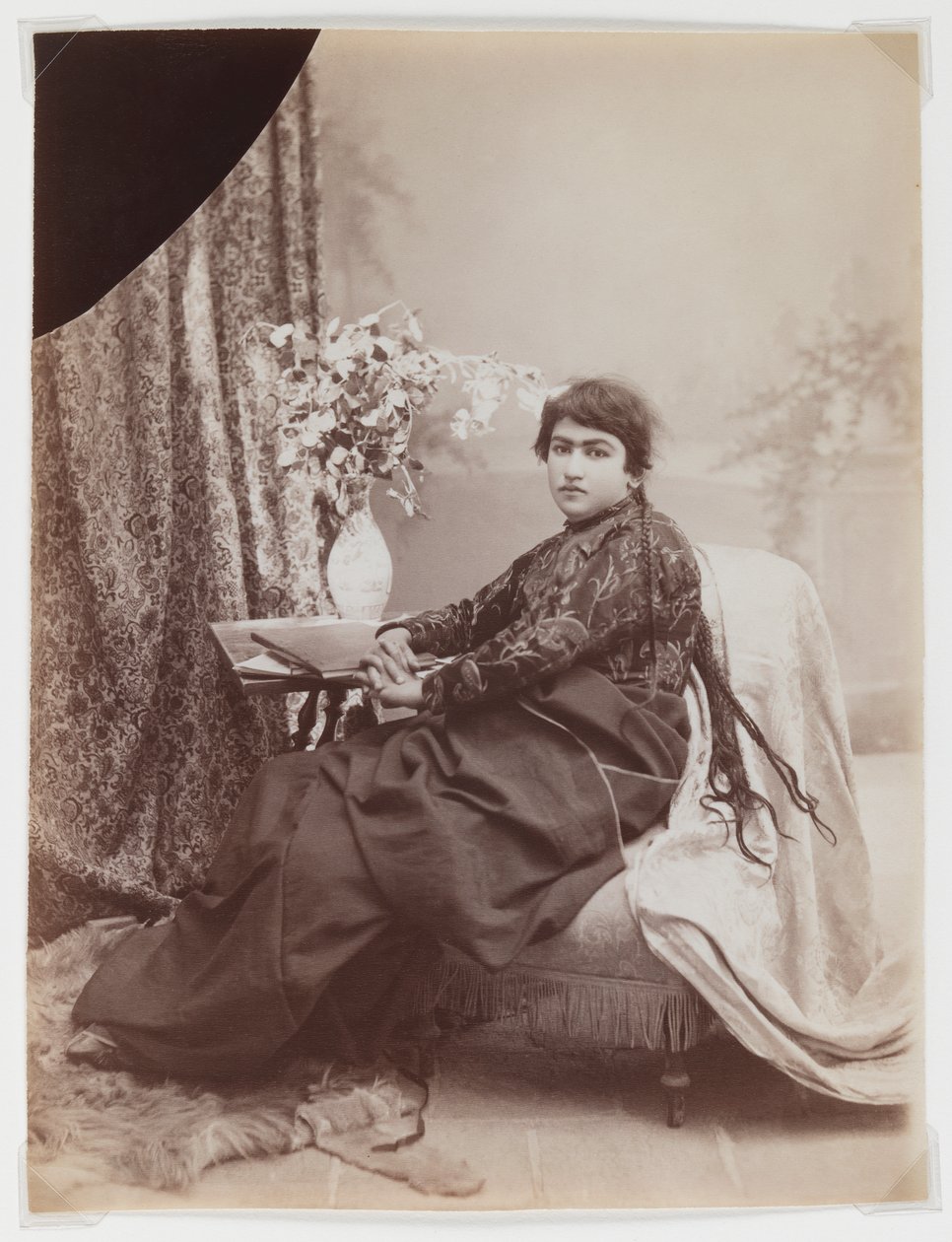 Mulher, com, tranças, (silver, albumen, photo) de Antoin Sevruguin