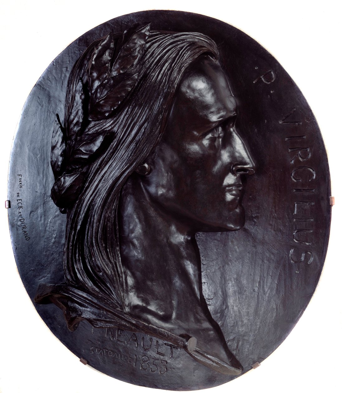Representação de Virgílio (Publius Vergilius Maro ou Virgílio) Poeta Latino (70-19 a.C.) Medalha de bronze oval colossal de Auguste Preault (1809-1879) 1853 Paris, musee d