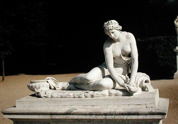 Ninfa com uma concha, do Parterre de Latone de Antoine Coysevox