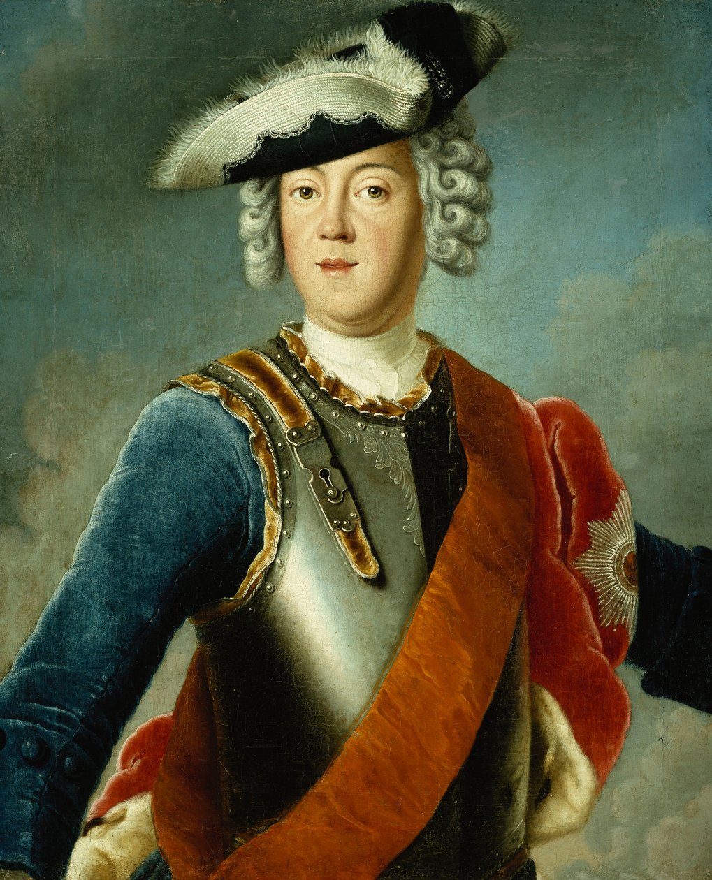 Retrato de um cavalheiro, dito August William, meio comprimento, vestindo paletó azul, camisa branca e peitoral de armadura de Antoine Pesne