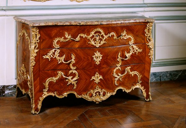 Cómoda Louis XV de Antoine Robert Gaudreaux