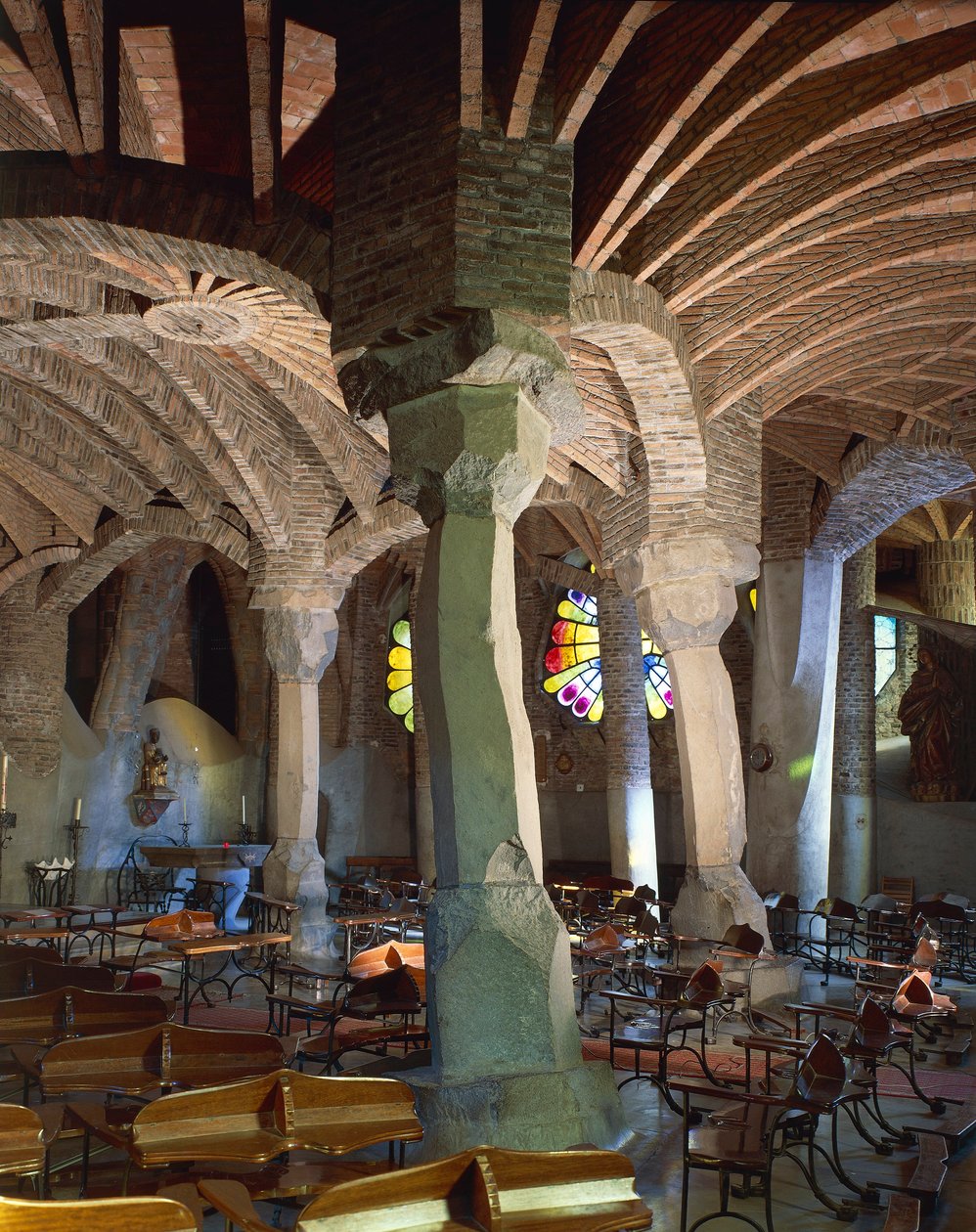 Espanha, Região da Catalunha, Província de Barcelona, Condado de Baix Llobregat, Santa Coloma de Cervello, Igreja de Colonia Guell, cripta da igreja de Antoni Gaudi