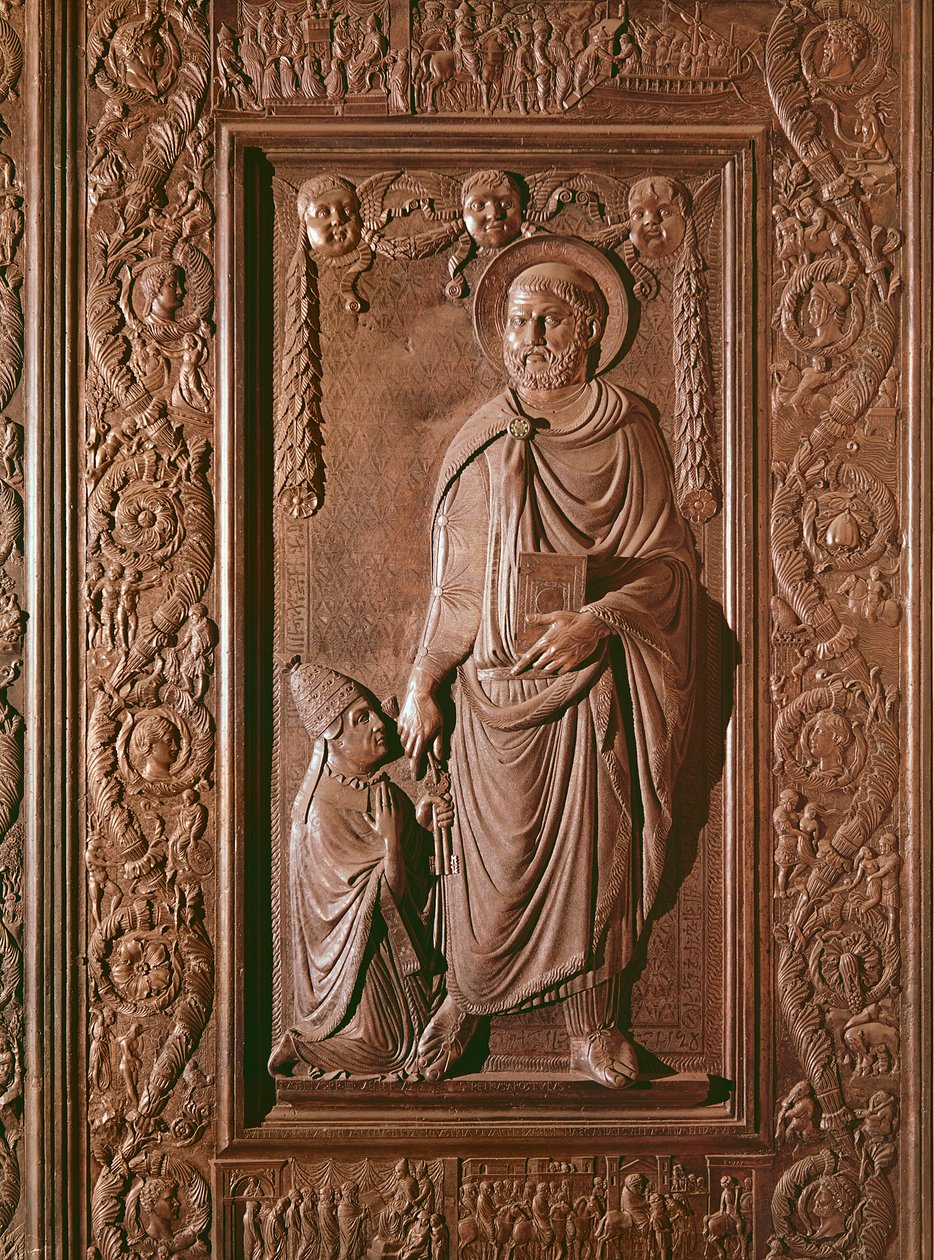 São Pedro, detalhe da porta central da basílica, decorado 1439-45 (bronze) (ver também 247330-247337) de Antonio Filarete