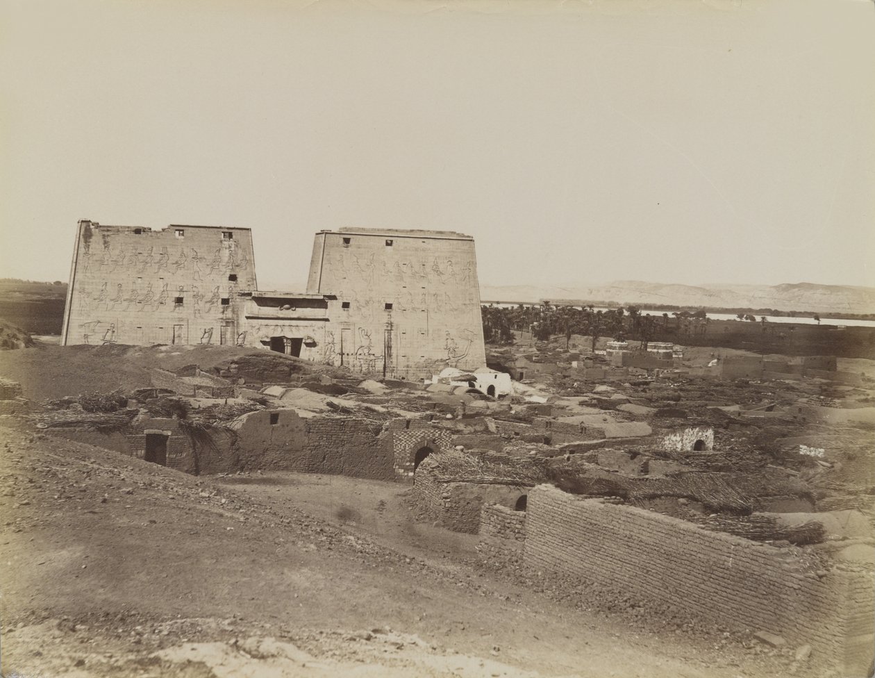 Edfu, vista de Pylon e Village de Antonio Beato