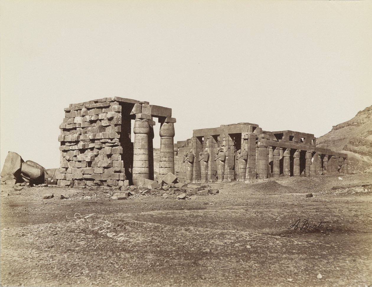 Vista geral do Ramesseum, Tebas de Antonio Beato