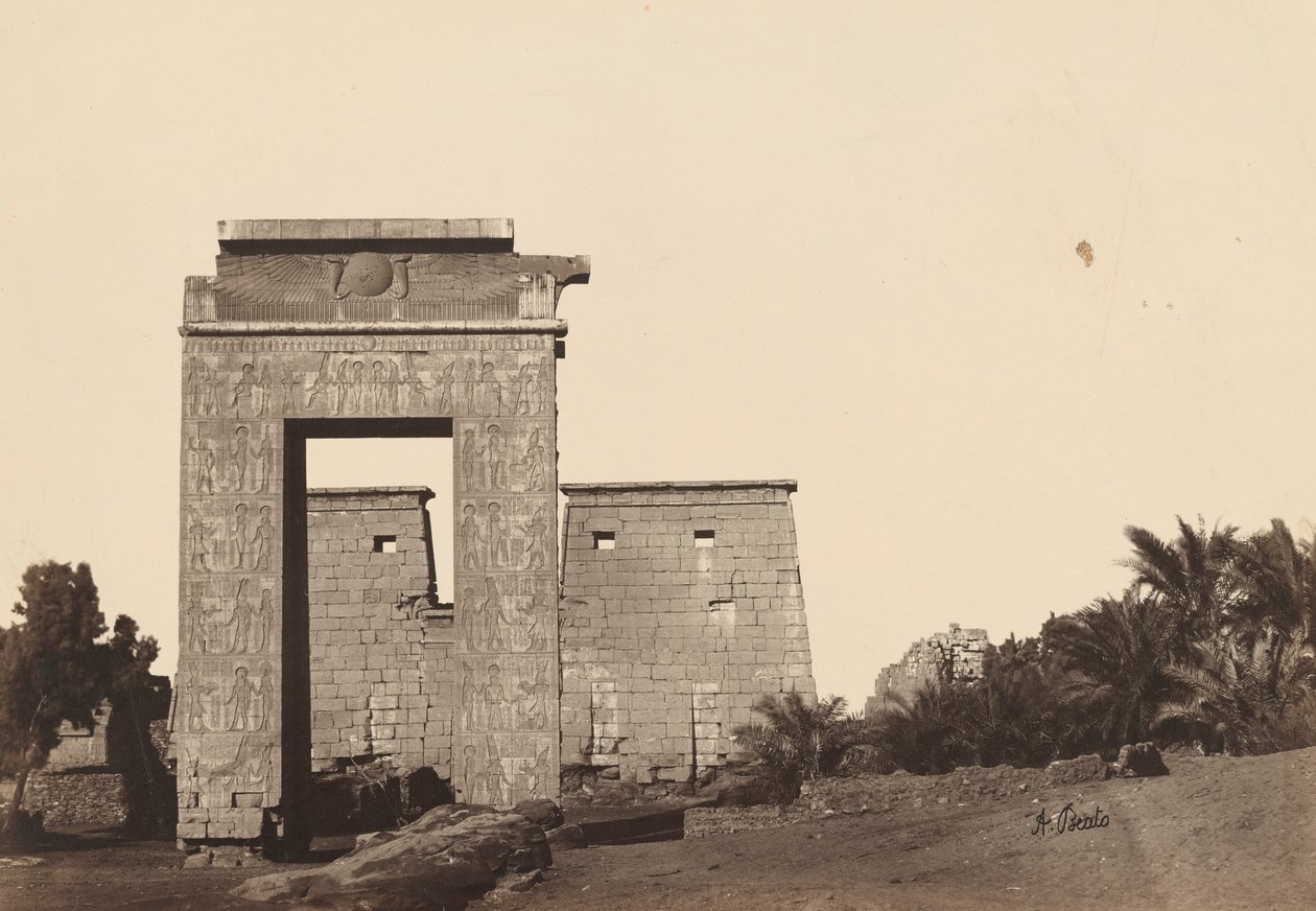 Karnak: Portão de Khonsu de Antonio Beato