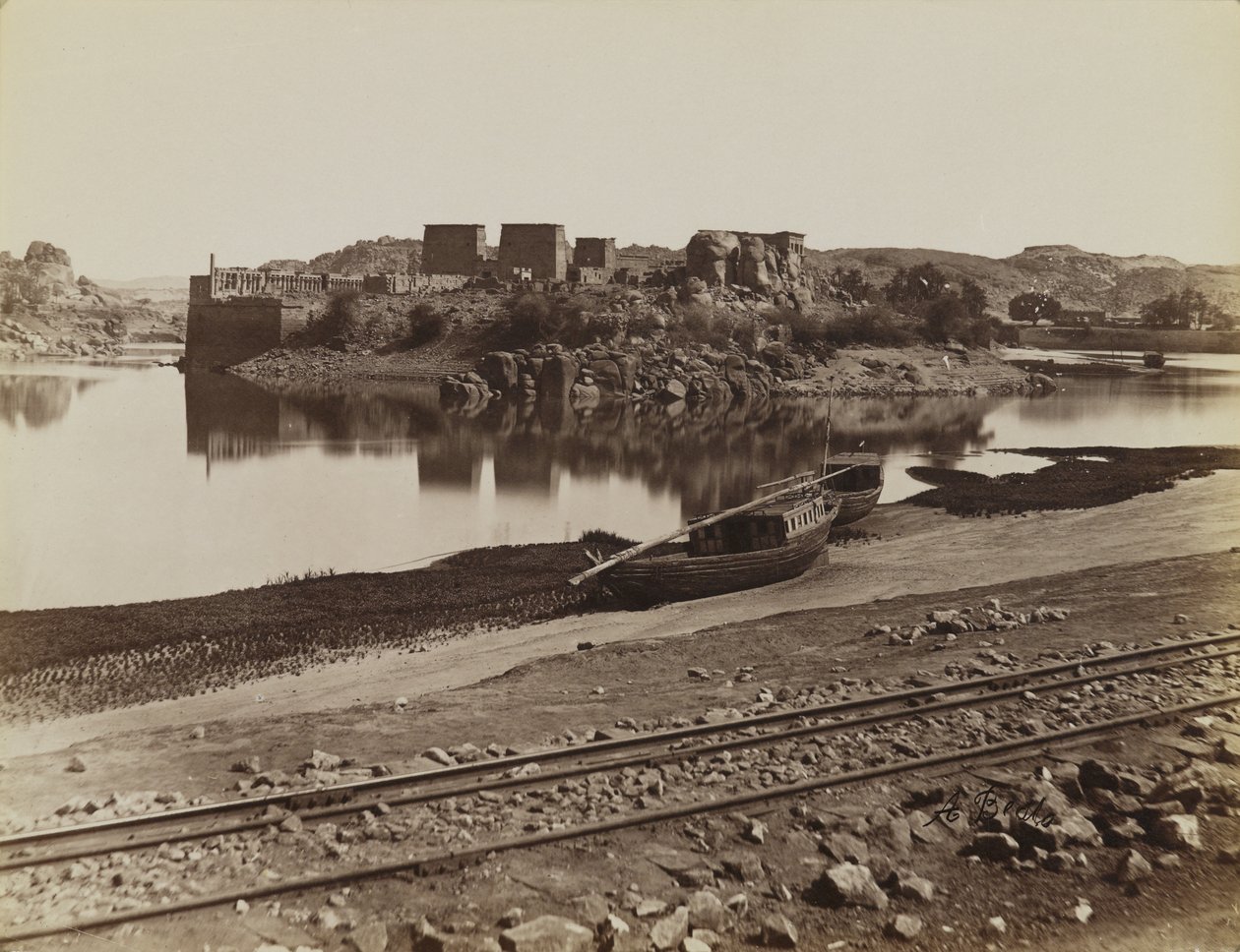 Philae, vista da margem leste do Nilo, noroeste de Antonio Beato