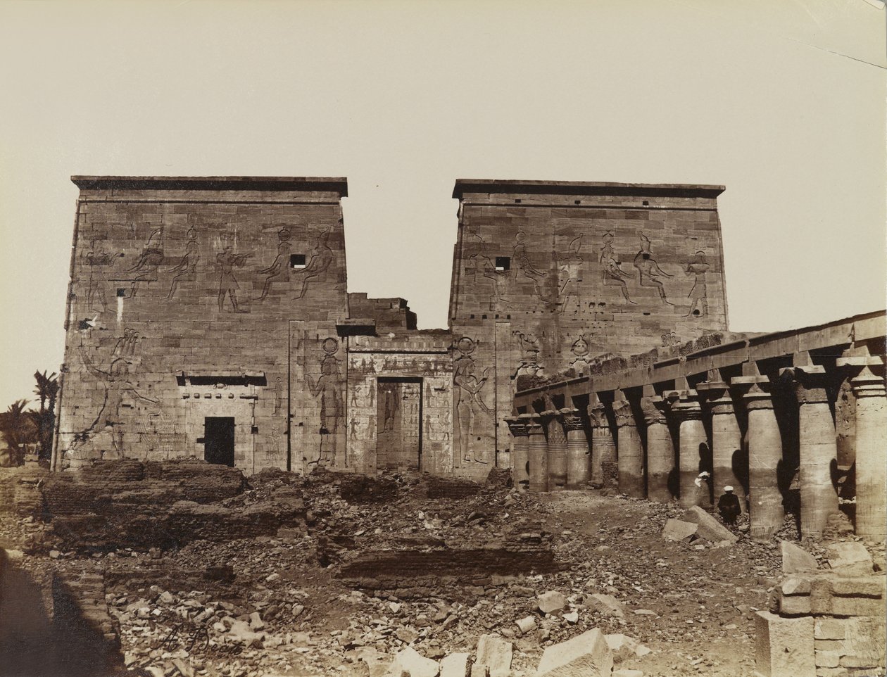 Philae, vista do Pylon com Colunas de Antonio Beato