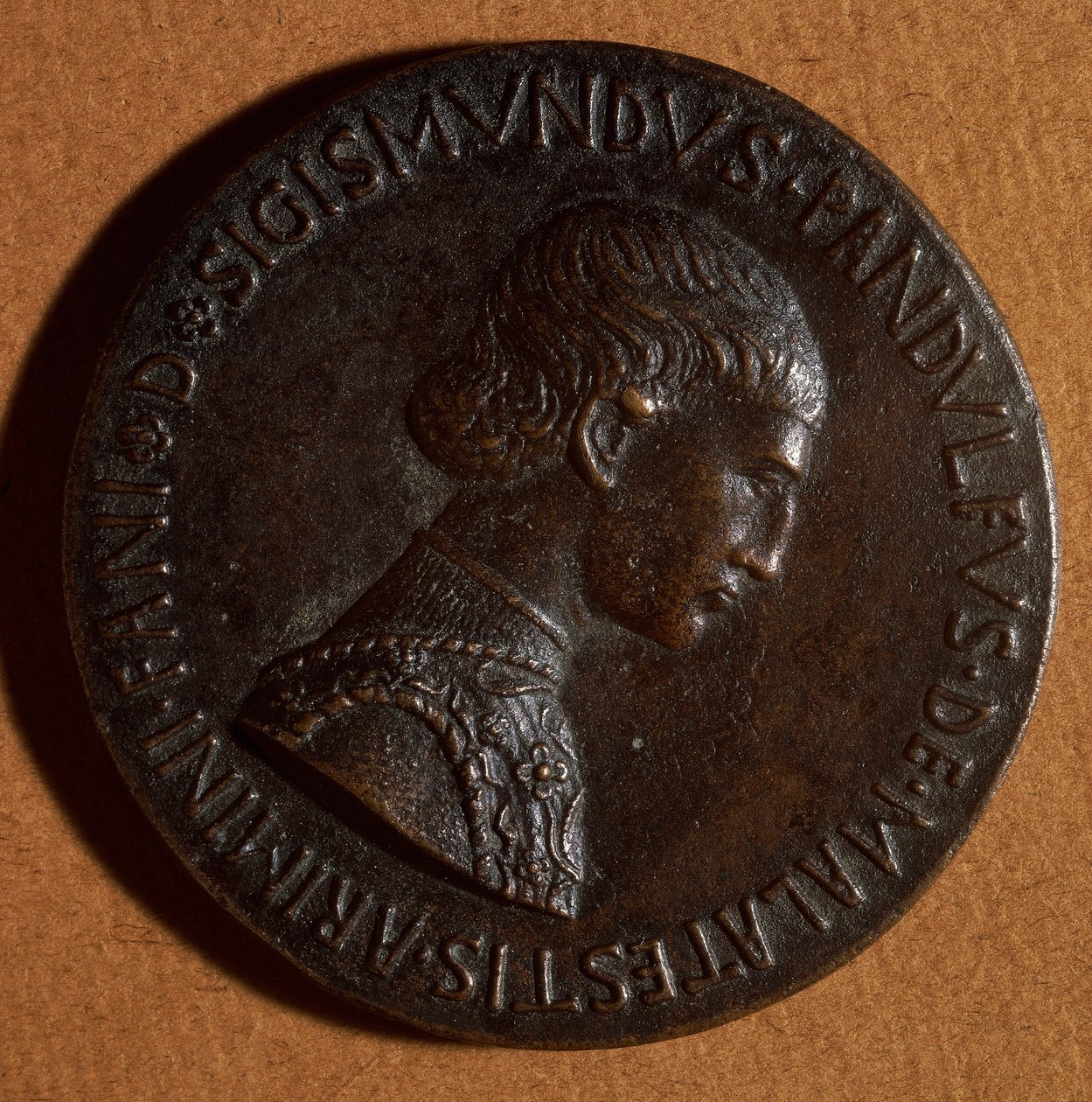 Efígie de Sigismondo Pandolfo Malatesta (Rimini, Rimini-1417) de Antonio Pisanello