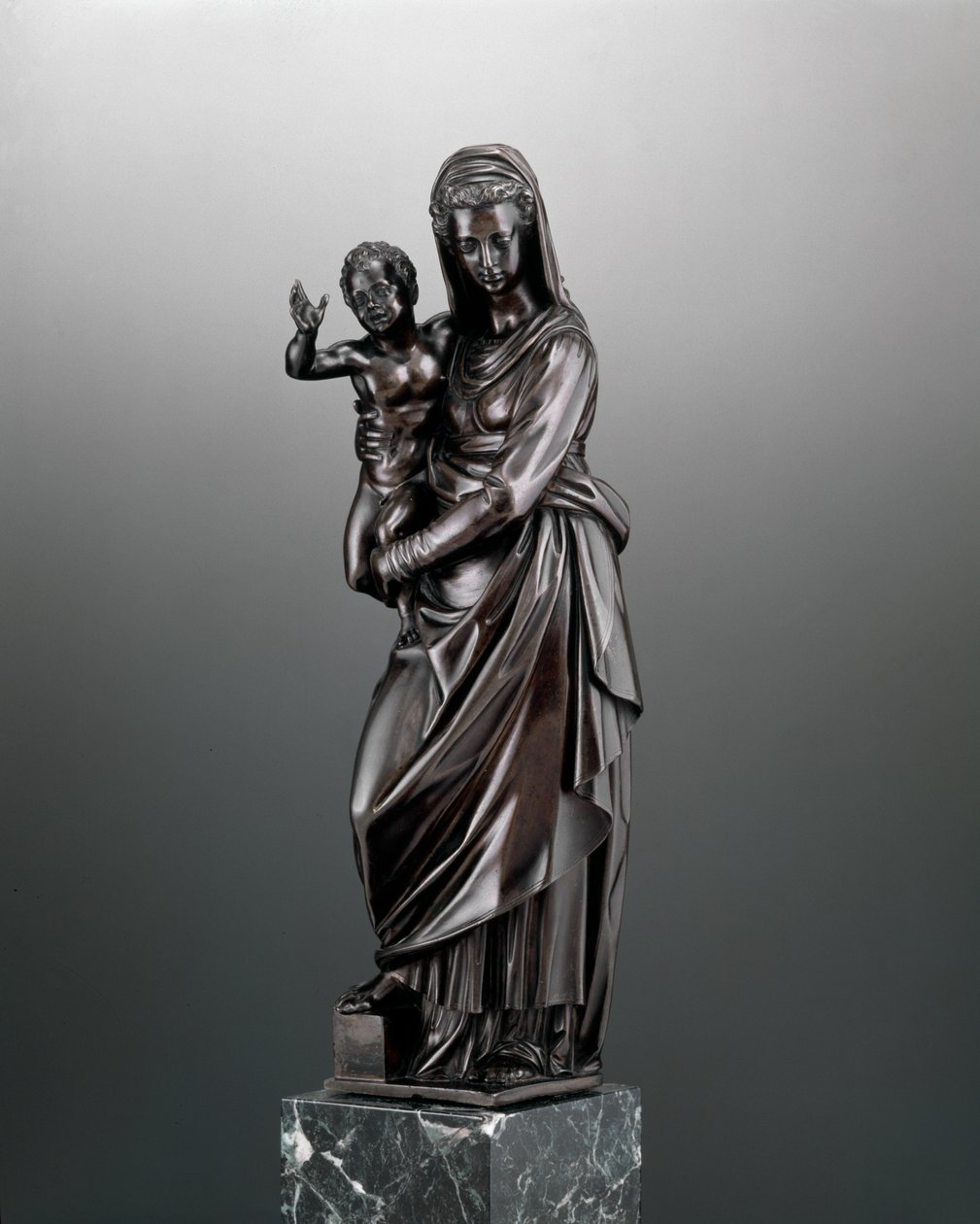 Virgem e Criança, c.1600 (bronze) de Antonio Susini