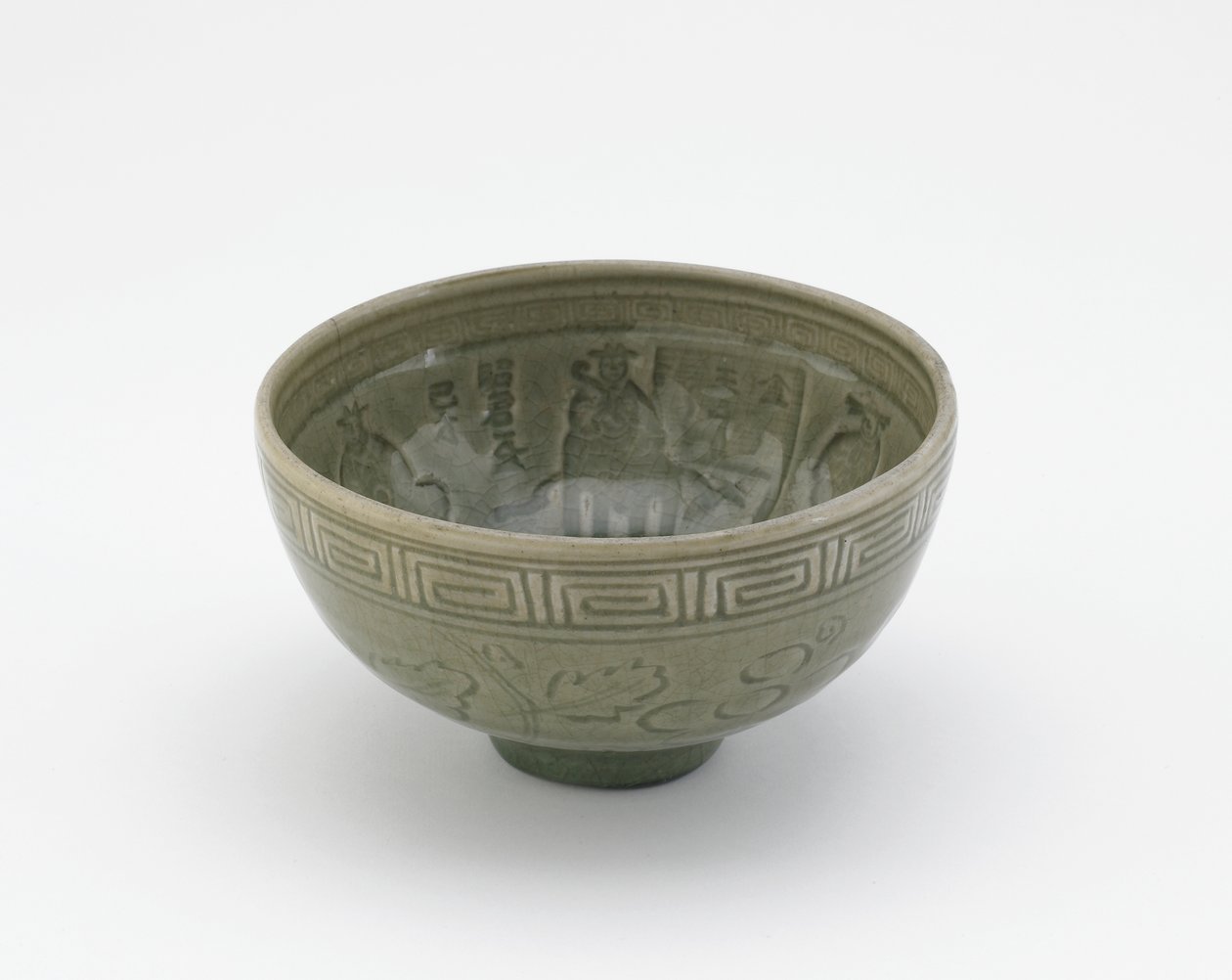 Tigela de servir no estilo de louça Longquan, Tigela de servir (hachi), início do século 19 (grés com esmalte celadon) de Aoki (attr. to) Mokubei