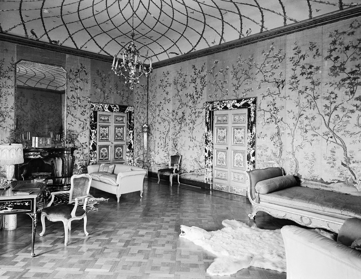 Uma grande sala na Villa Madama, Roma de Armando Bruni